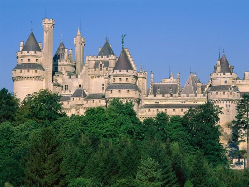 <img800*0:stuff/2152_Chateau_De_Pierrefonds%2c_France.jpg>