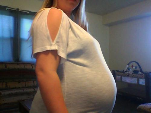 <img500*375:stuff/33_weeks_baby_bump.jpg>