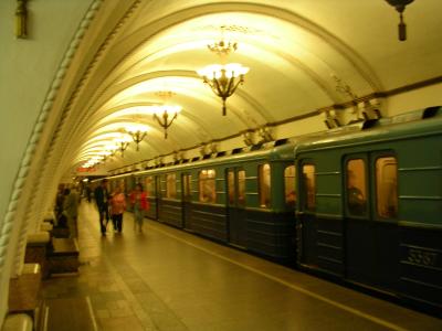 <img400*0:stuff/Moscow-Metro-Train.jpg>