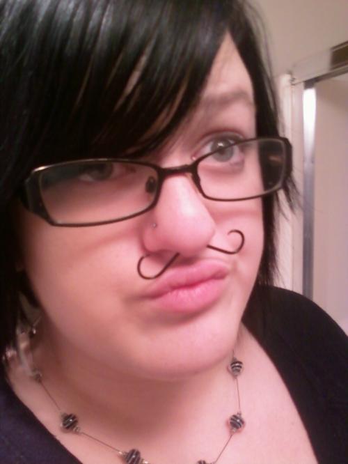 <img500*666:stuff/my_gorgeous_moustache_septum_ring_%3a%29.jpg>