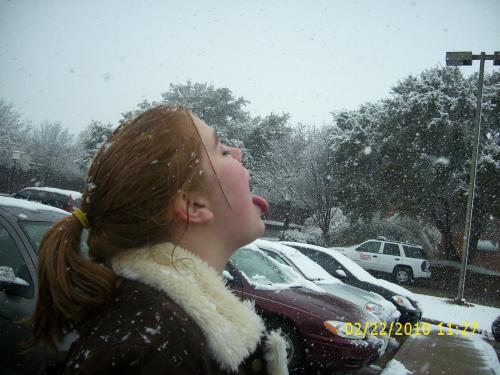 <img500*375:stuff/snowflakes_on_my_tongue%21%21.jpg>