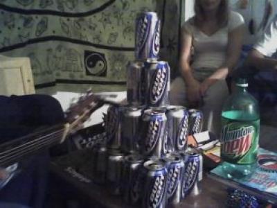 <img0*300:stuff/z/1621/partay/beeramid.jpg>