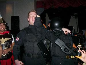 <img300*0:stuff/z/16455/Umbrella%2520Soldier%2520Drunk/i1224429815_10.jpg>